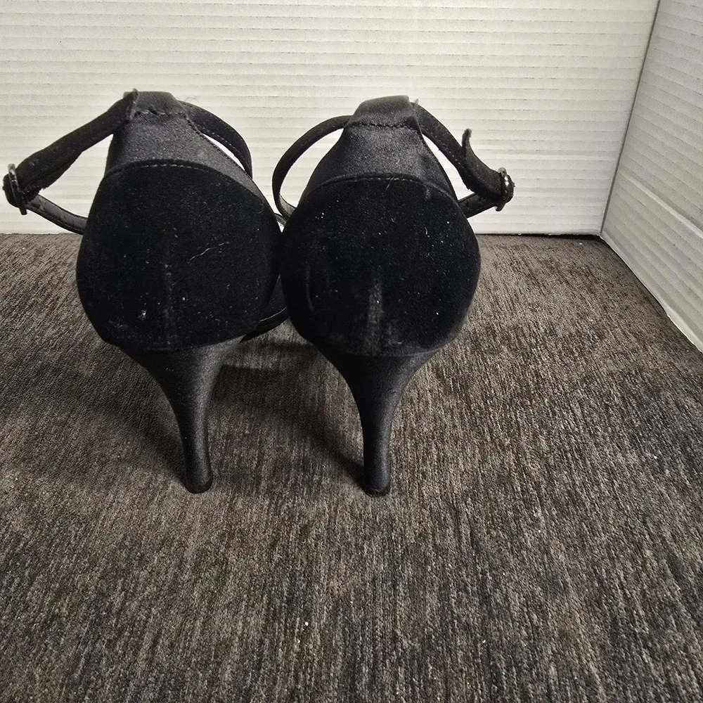 Nina Black Velvet Satin Ankle Strap Stiletto Heels Sandals Womens 8.5 M Evening